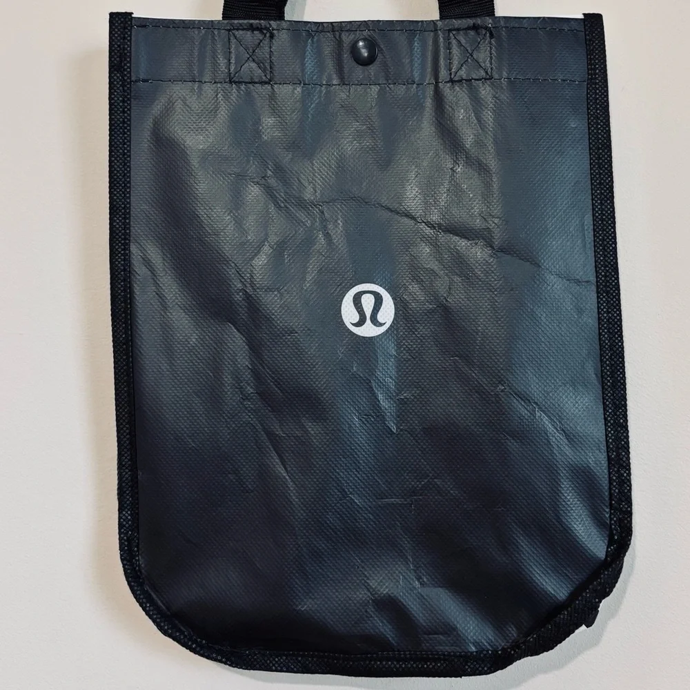 lululemon athletica Holiday Special Edition Small Reusable Tote Carryall Gym Bag